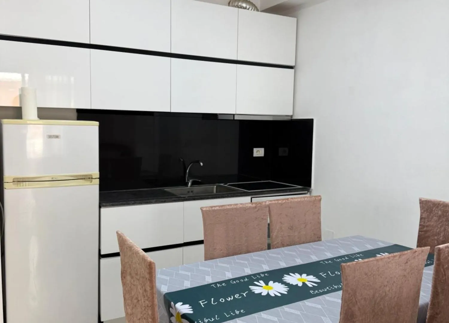 Alba Home Polisi i Vogel Albania